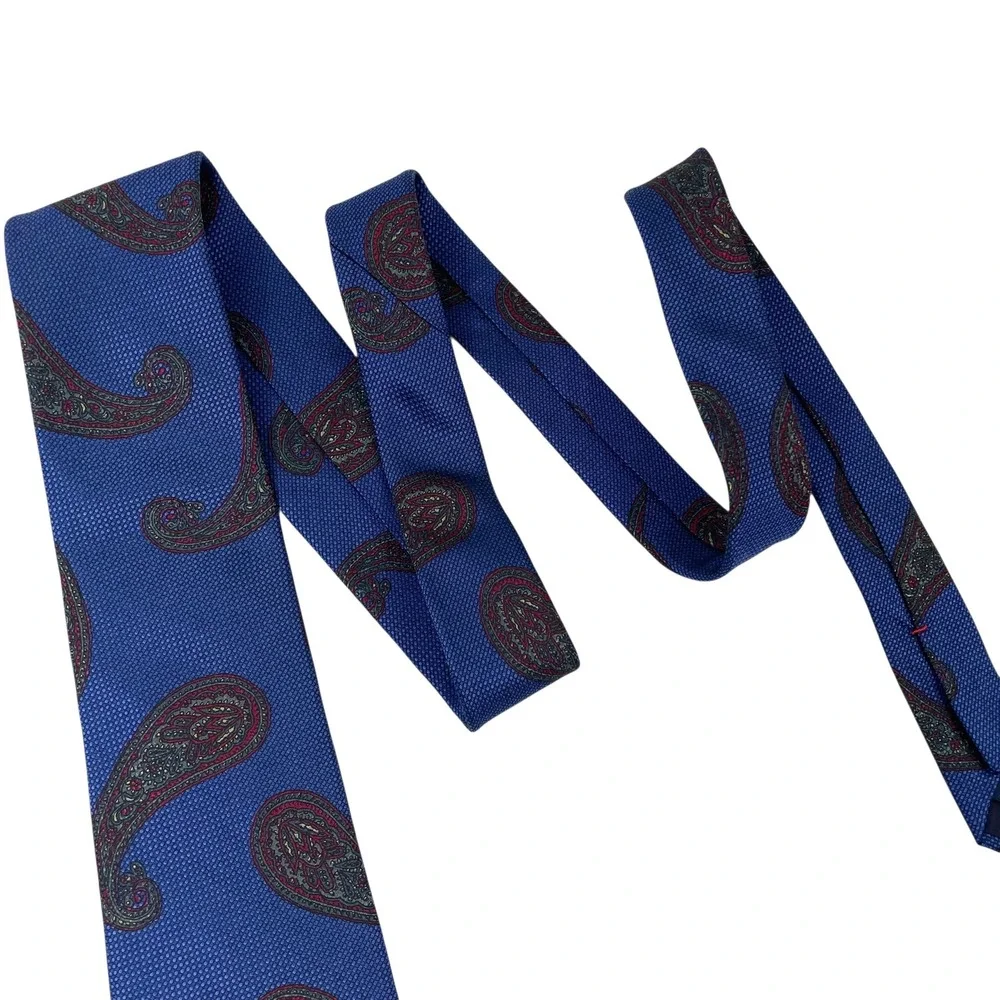 Vintage Burberrys London 100% silk paisley print tie blue maroon red designer‎